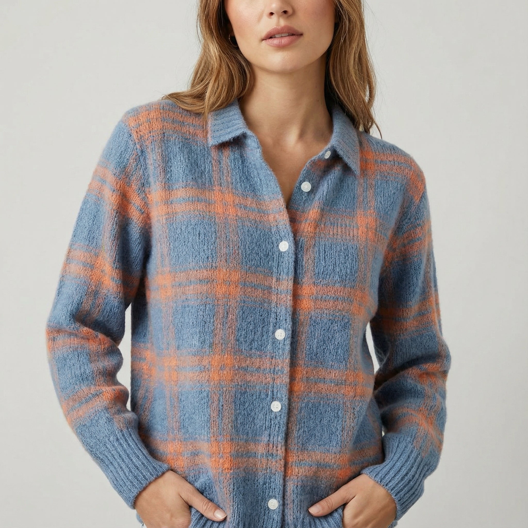 Elena | Checked knitted blouse in soft shades