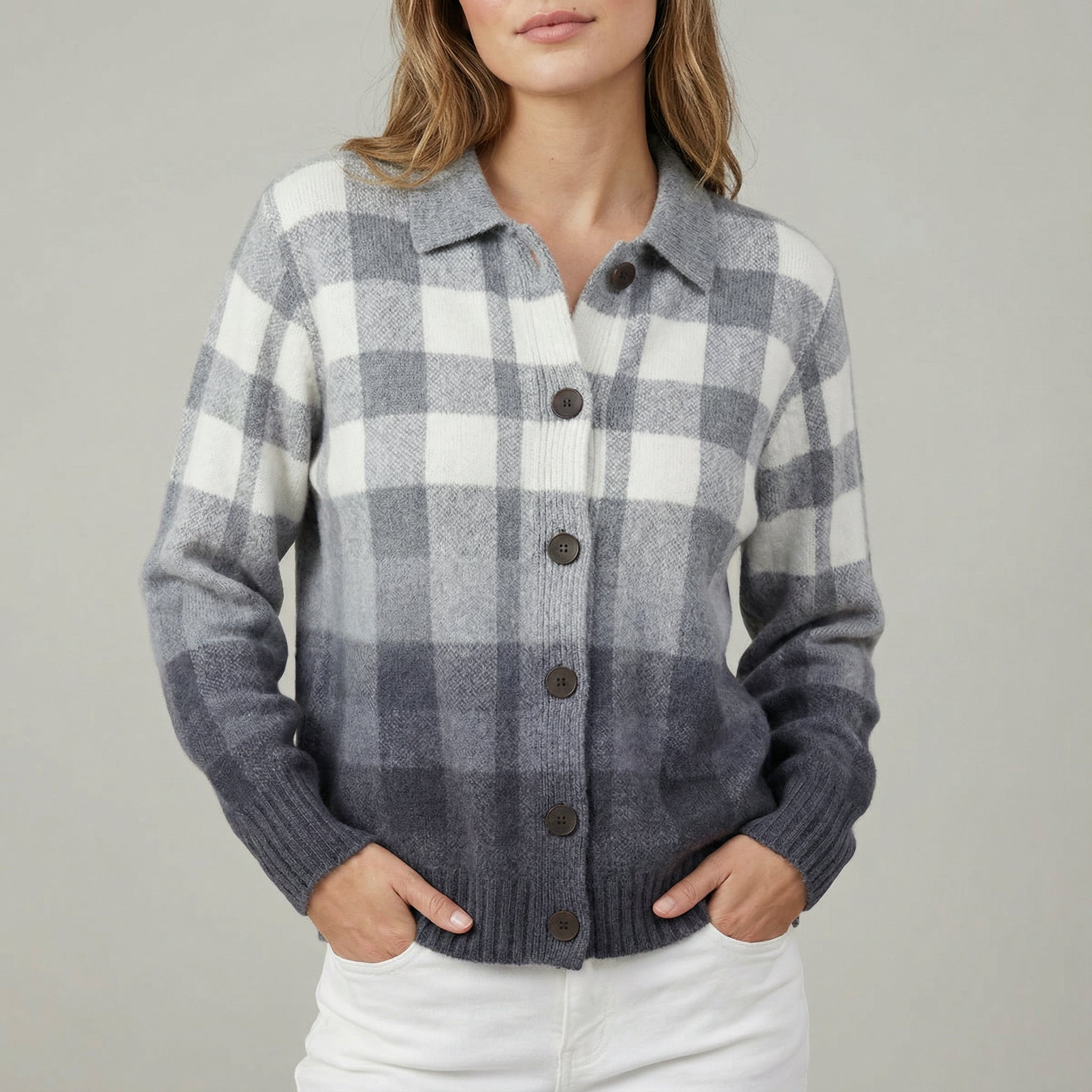 Elena | Checked knitted blouse in soft shades
