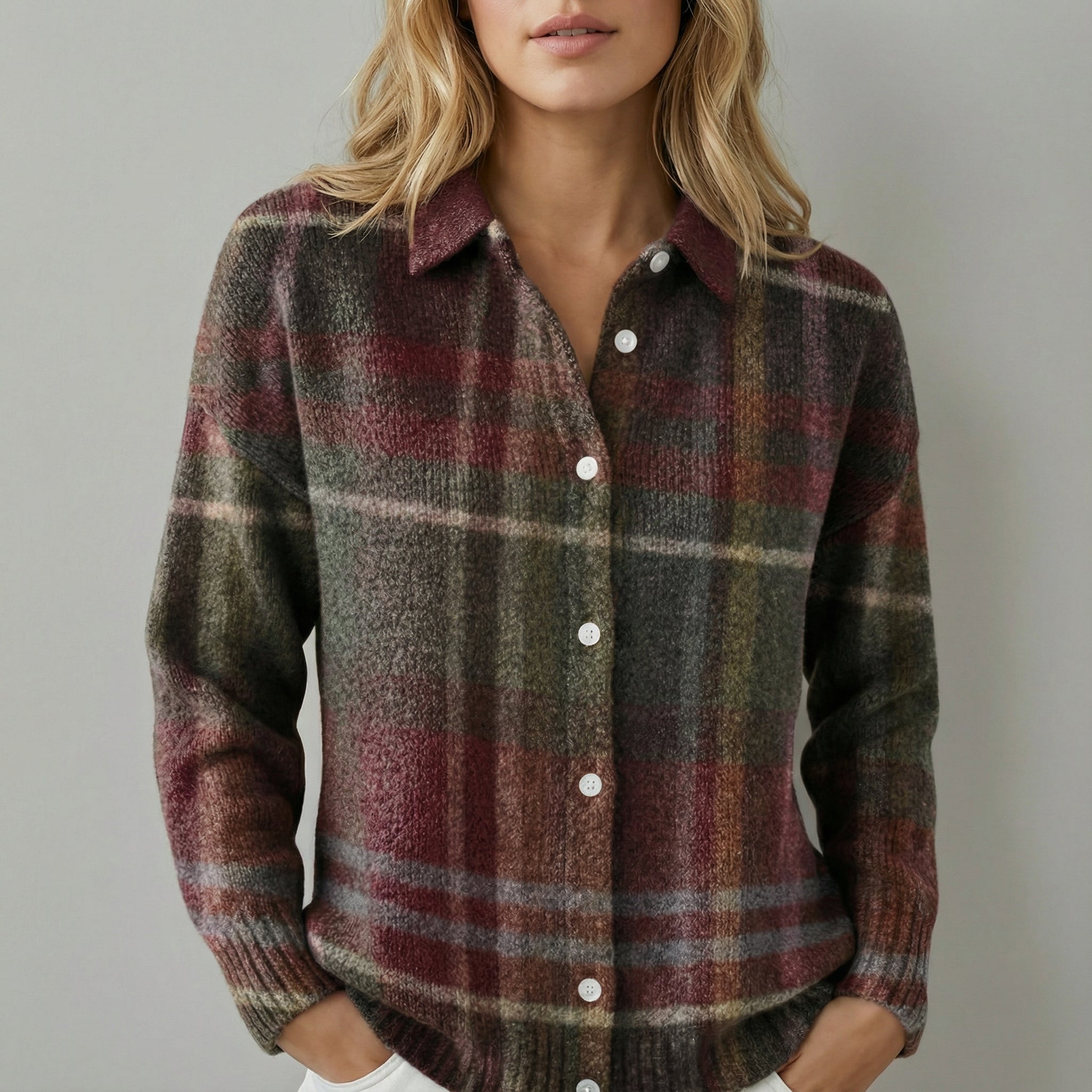 Elena | Checked knitted blouse in soft shades