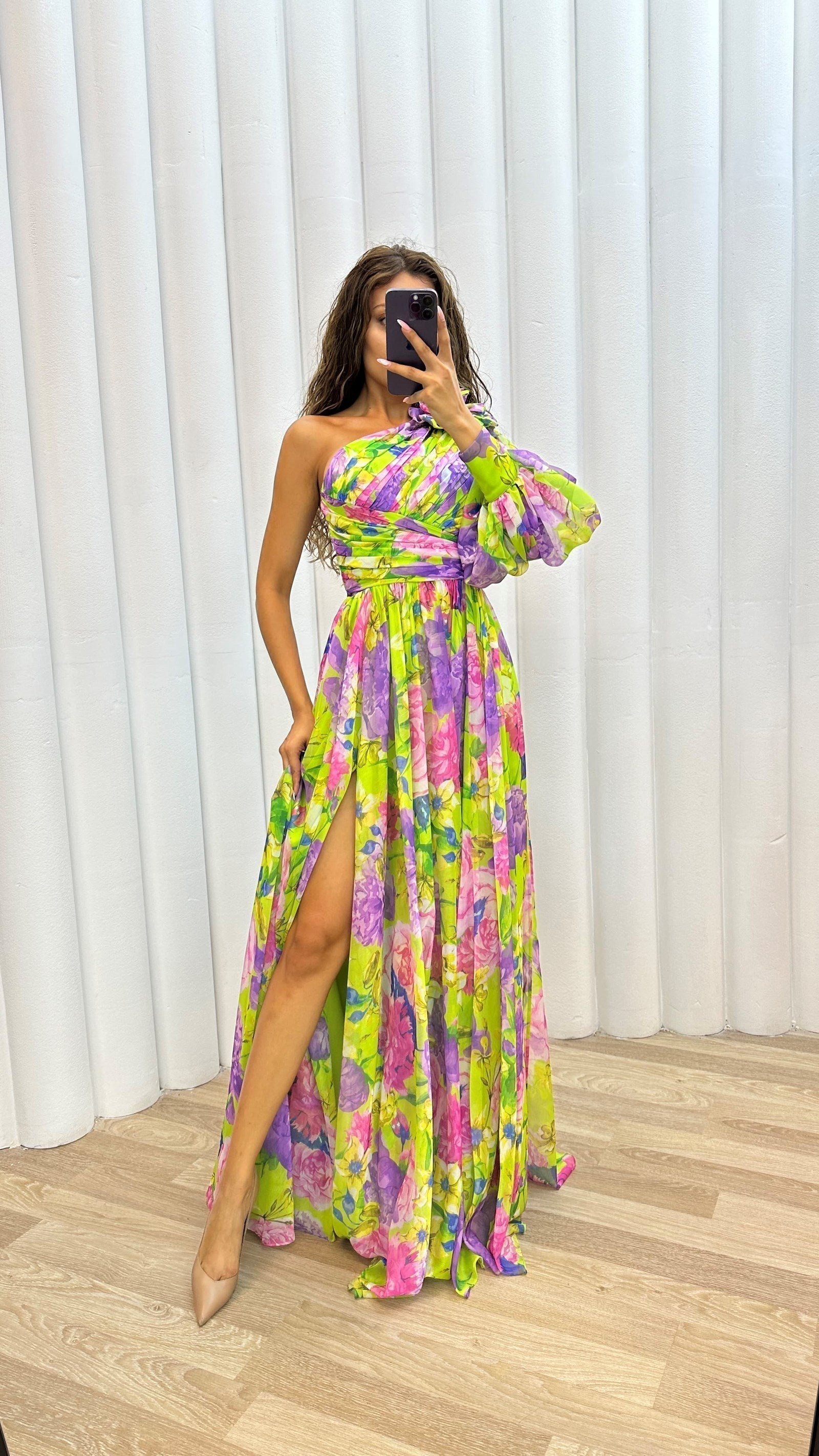 Elegant Flowy Shoulder Dress for Summer Events